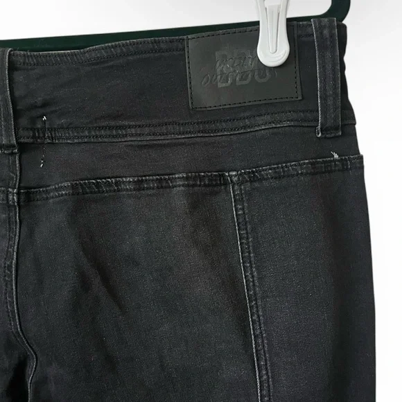 BDG Urban Outfitters Y2K Belted Flare Low Rise Jean Dark Wash Size 33 Black Slim - Picture 10 of 16